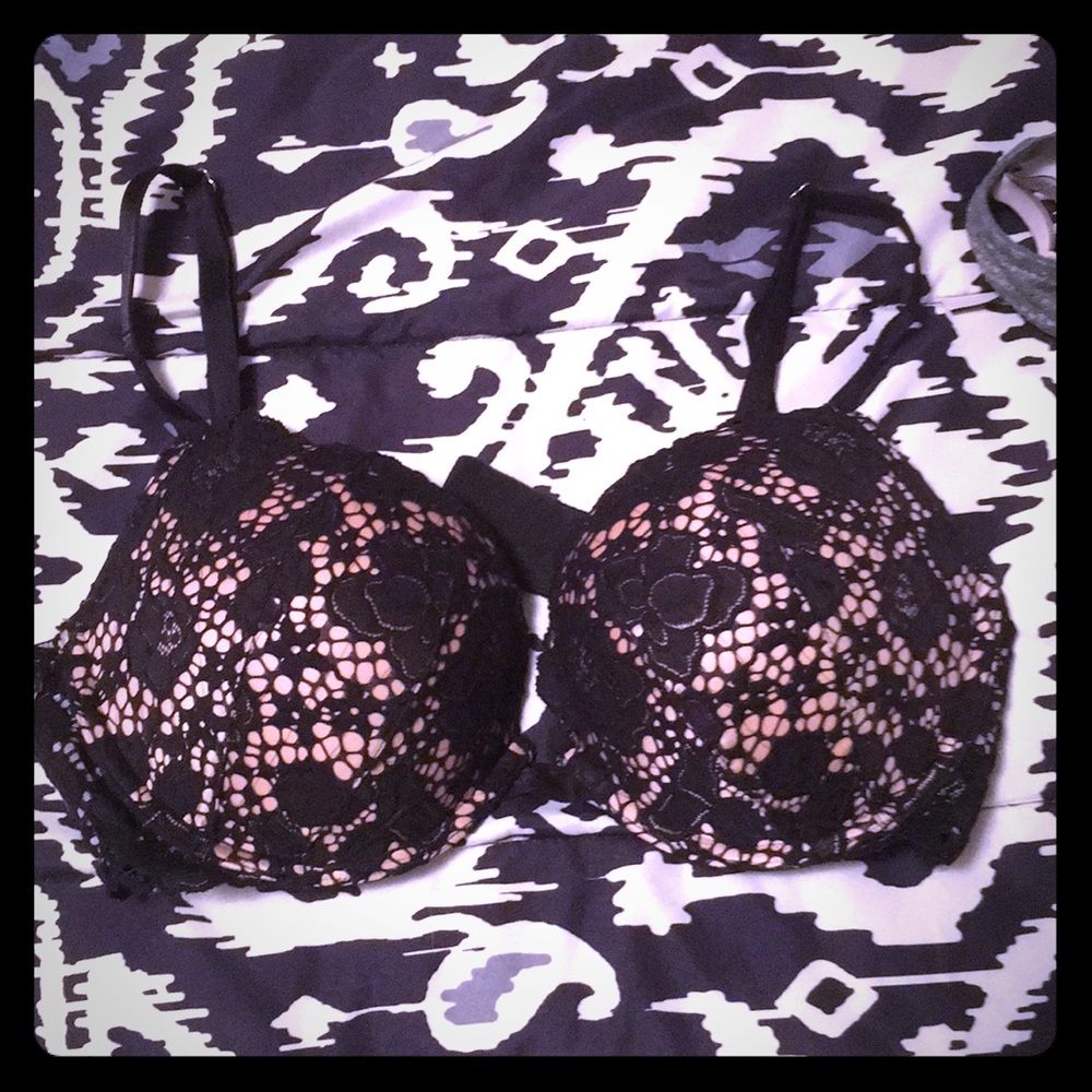 Victoria secret bra never worn